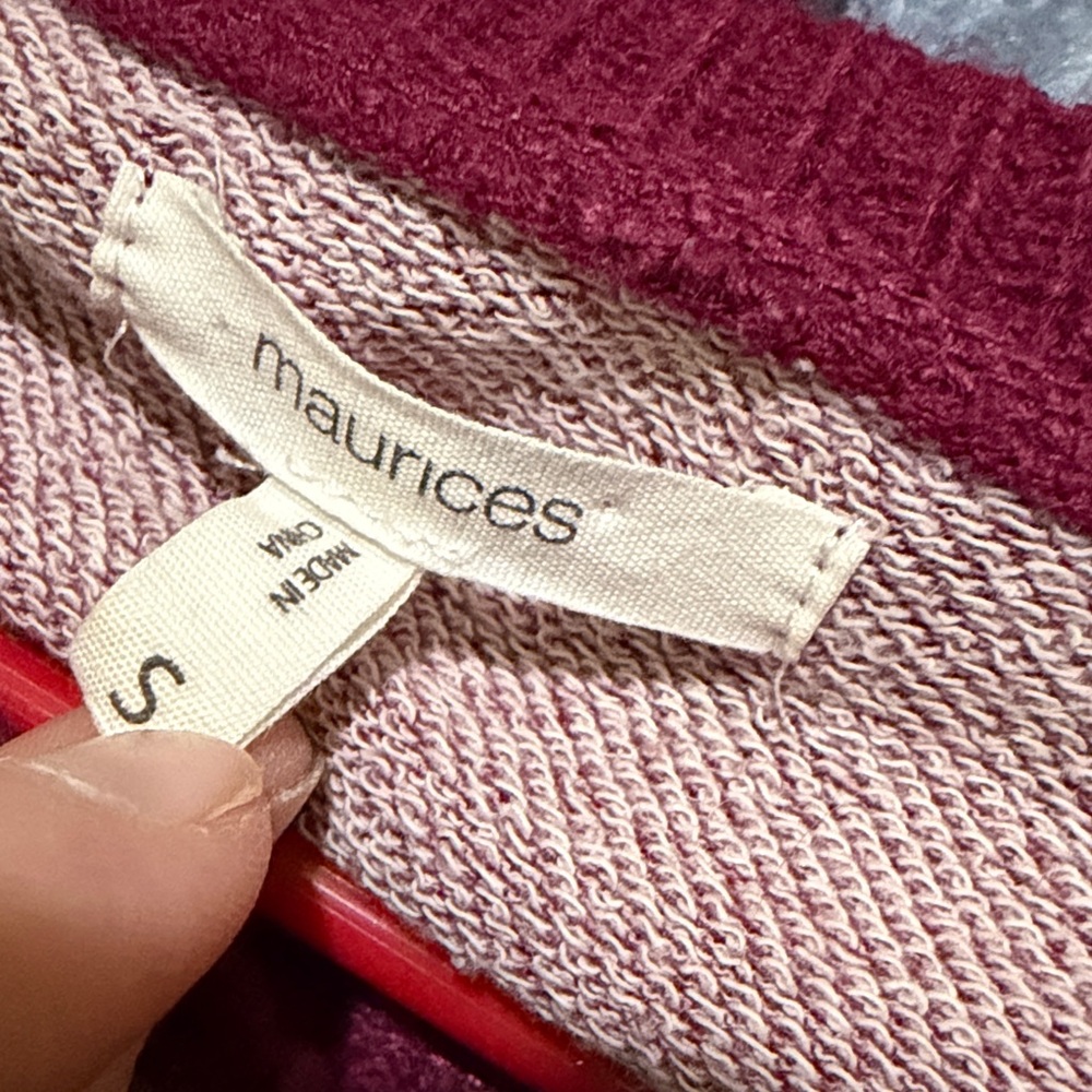 Cute Maurices sweater - Picture 4 of 4